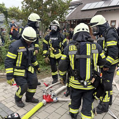 Bild vergr&ouml;&szlig;ern: Feuerwehr&uuml;bung