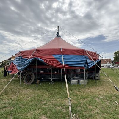 Bild vergr&ouml;&szlig;ern: Circus ZappZarap - Das Zirkuszelt