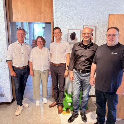 Bild vergr&ouml;&szlig;ern: Haus der Familie Einweihung