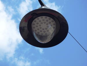 Bild vergrößern: Straßenlampe mit LED Beleuchtung