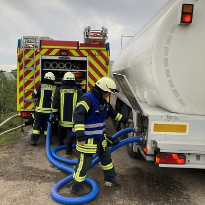 Bild vergrößern: Feuerwehrhauptübung Löschfahrzeug